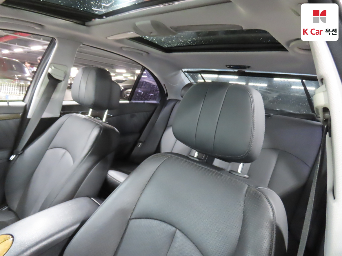 Mercedes-Benz E-Class 2008 - Image 19