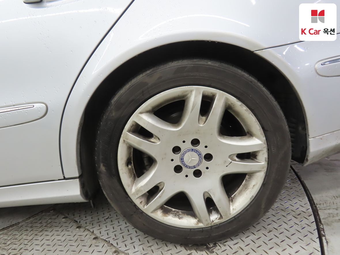 Mercedes-Benz E-Class 2008 - Image 43