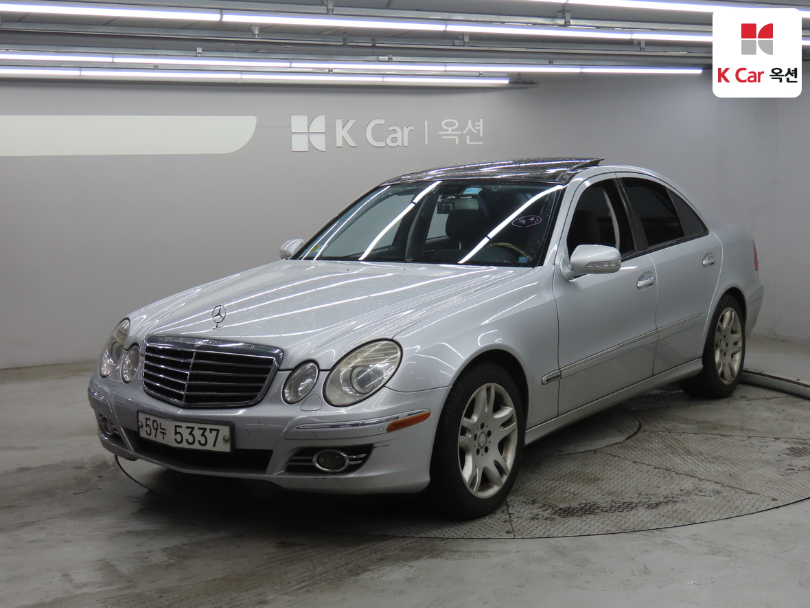 Mercedes-Benz E-Class 2008 - Image 1