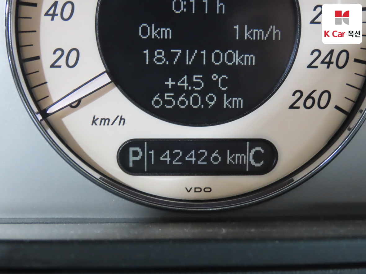 Mercedes-Benz E-Class 2008 - Image 4