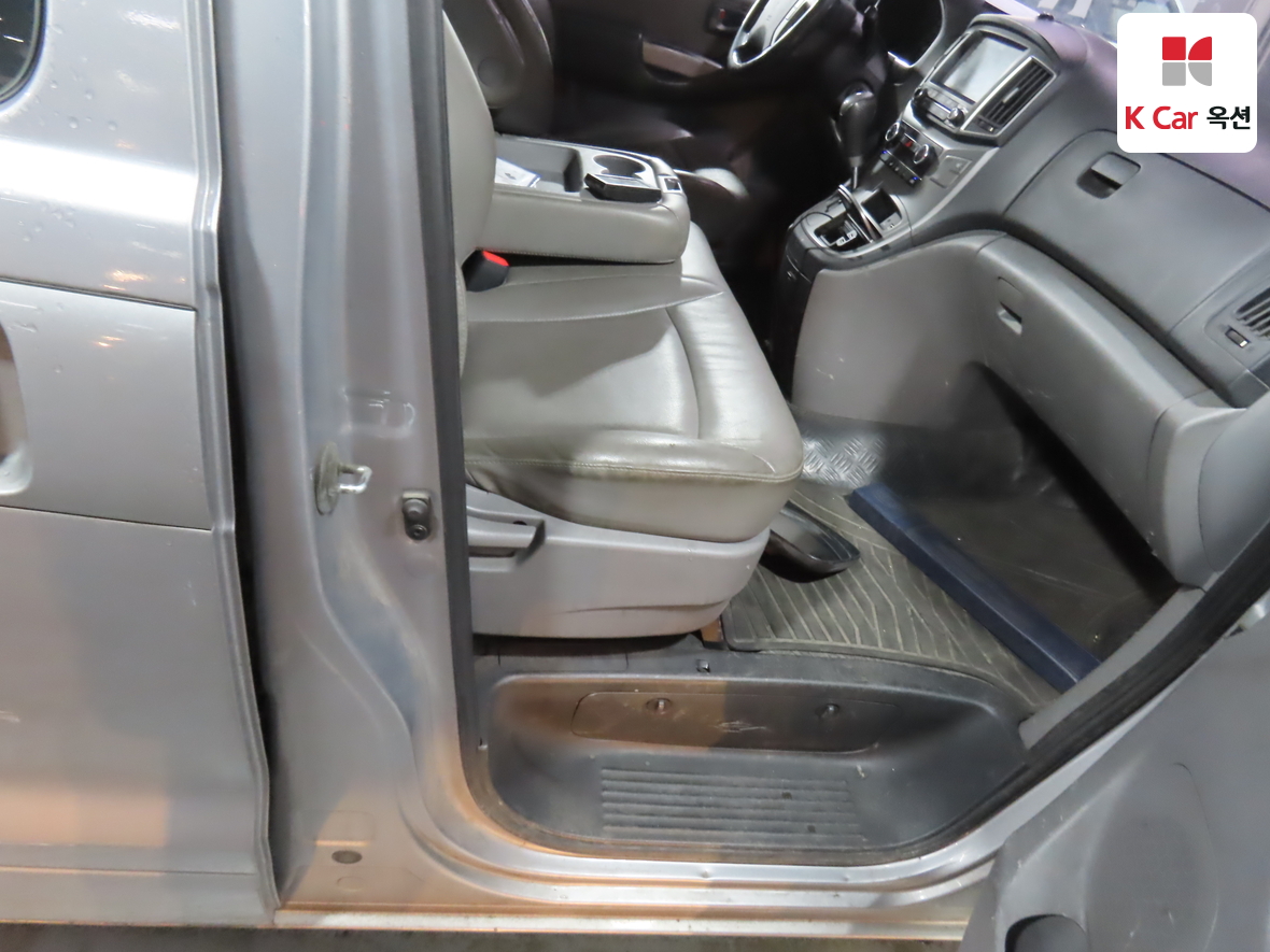 Hyundai Grand Starex 2019 - Image 27