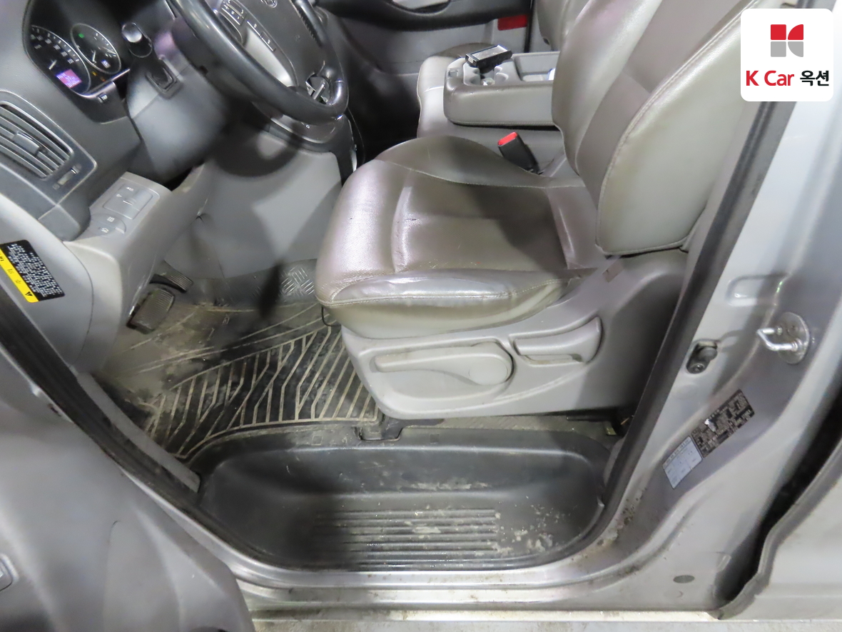 Hyundai Grand Starex 2019 - Image 17