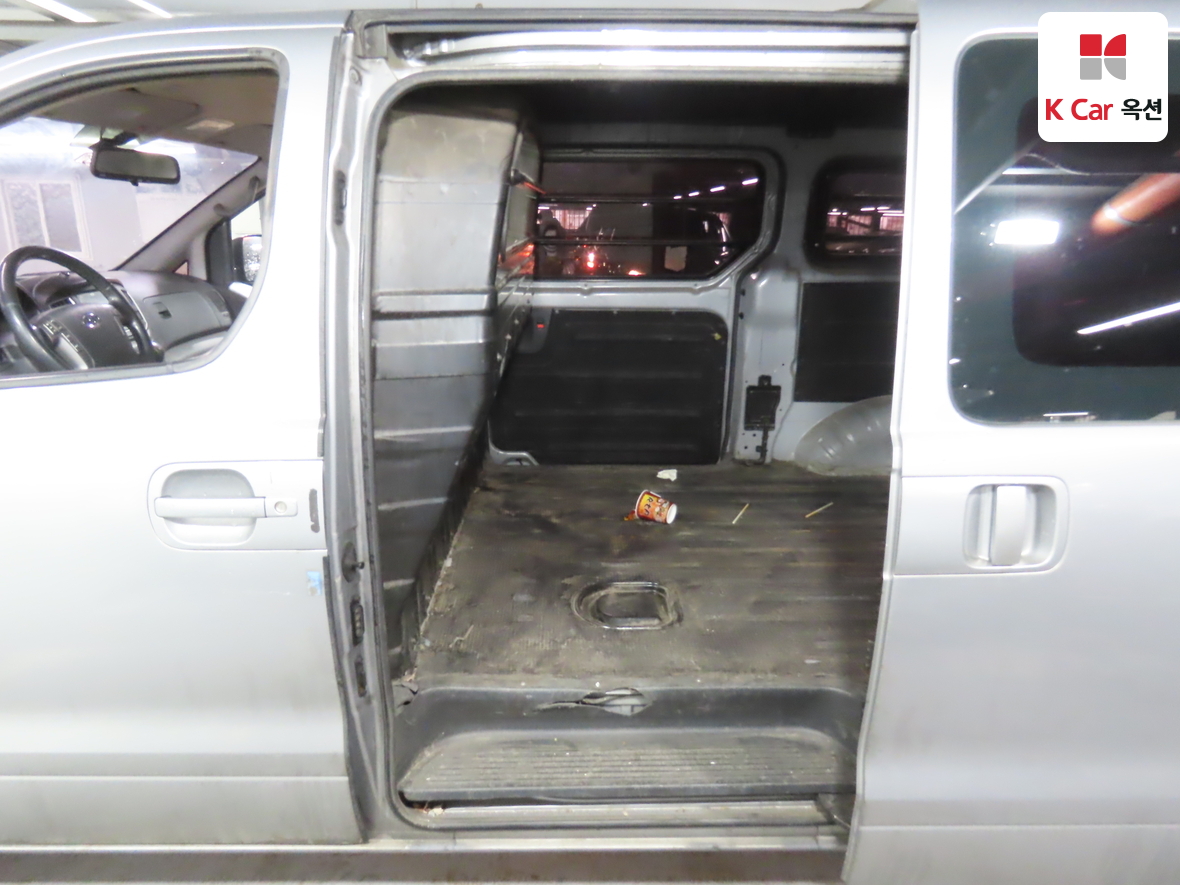 Hyundai Grand Starex 2019 - Image 22