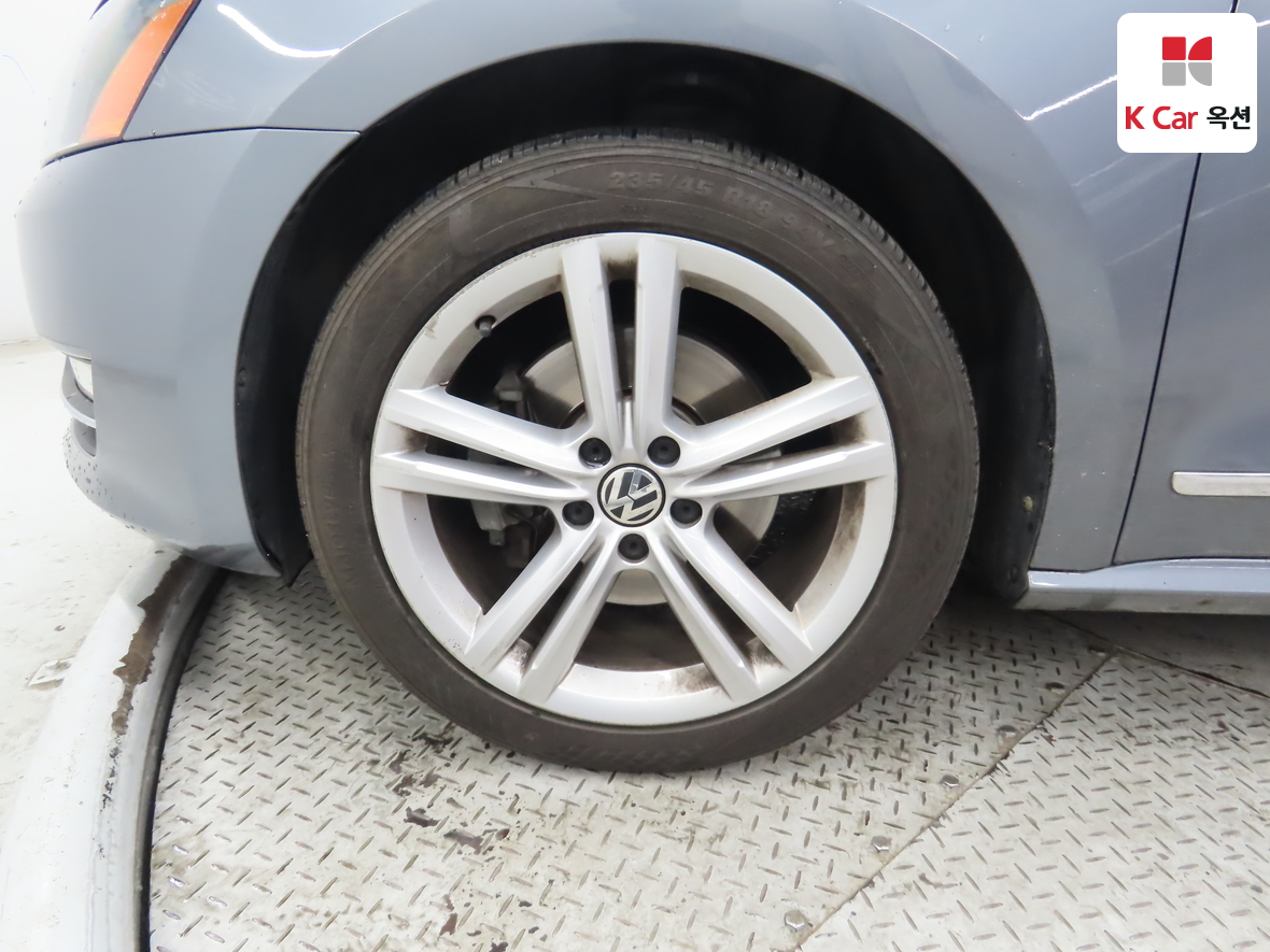 Volkswagen Passat 2013 - Image 45