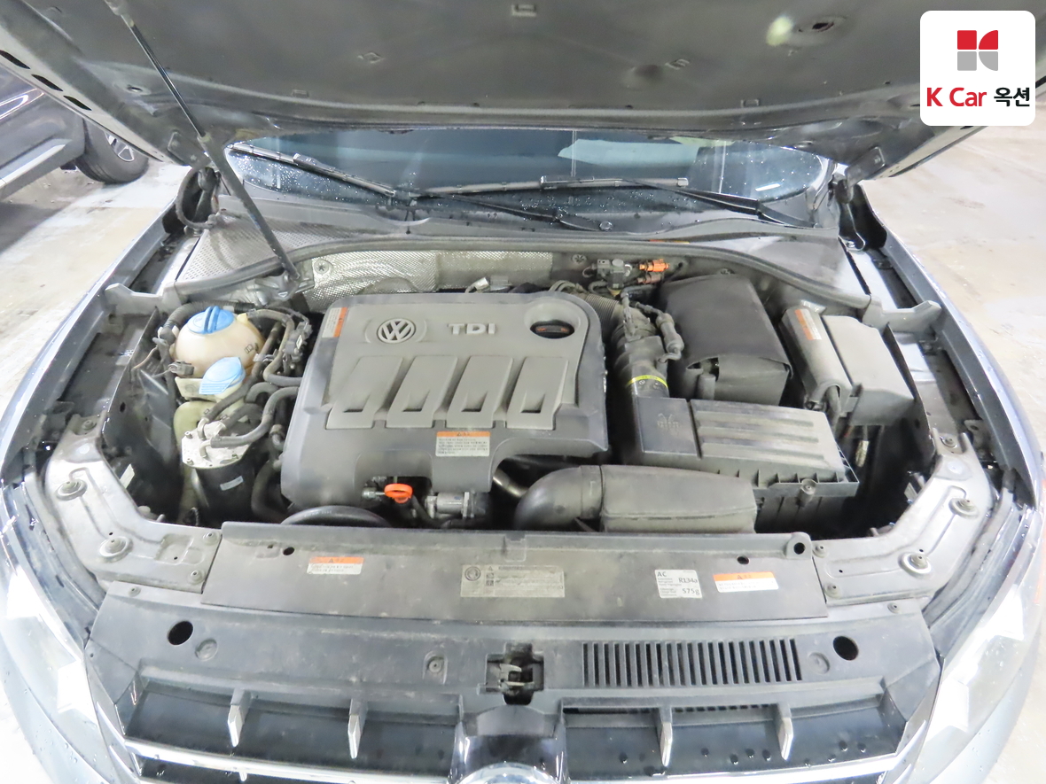 Volkswagen Passat 2013 - Image 35