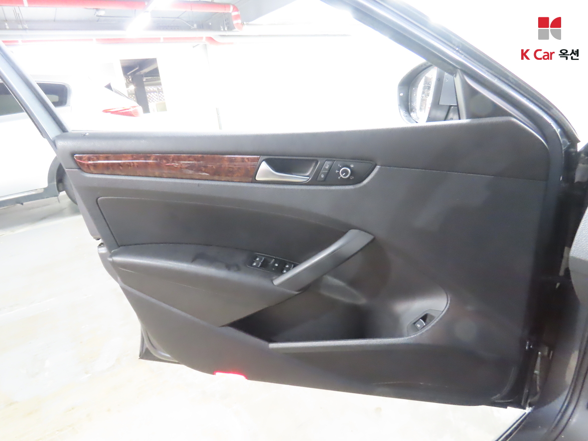 Volkswagen Passat 2013 - Image 8