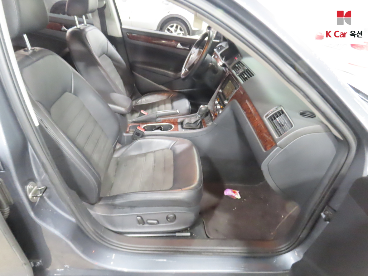 Volkswagen Passat 2013 - Image 32