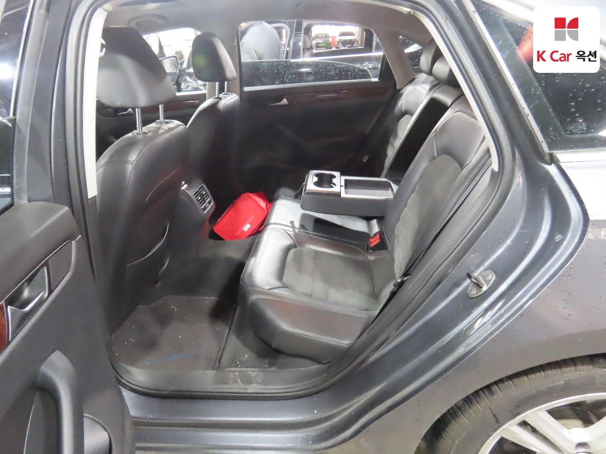 Volkswagen Passat 2013 - Image 26