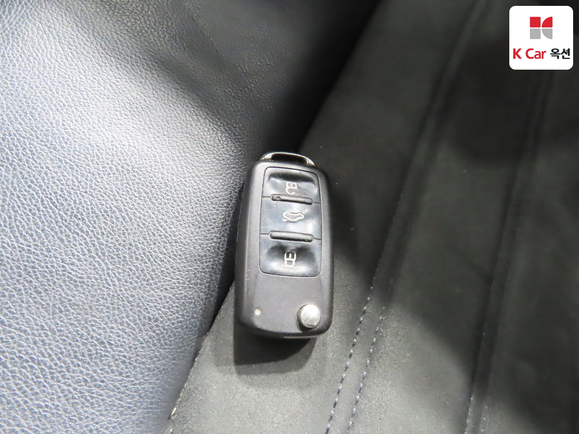 Volkswagen Passat 2013 - Image 17