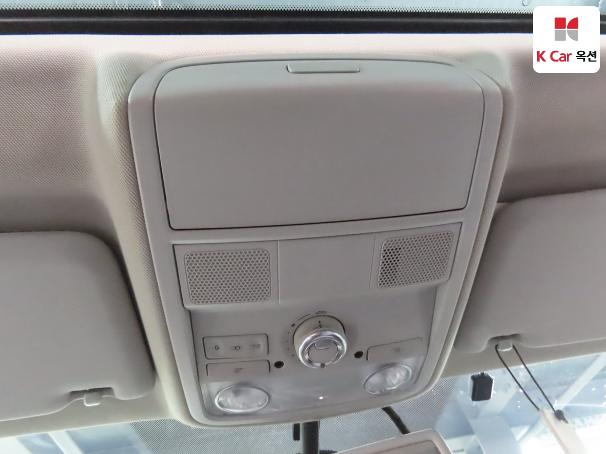 Volkswagen Passat 2013 - Image 12