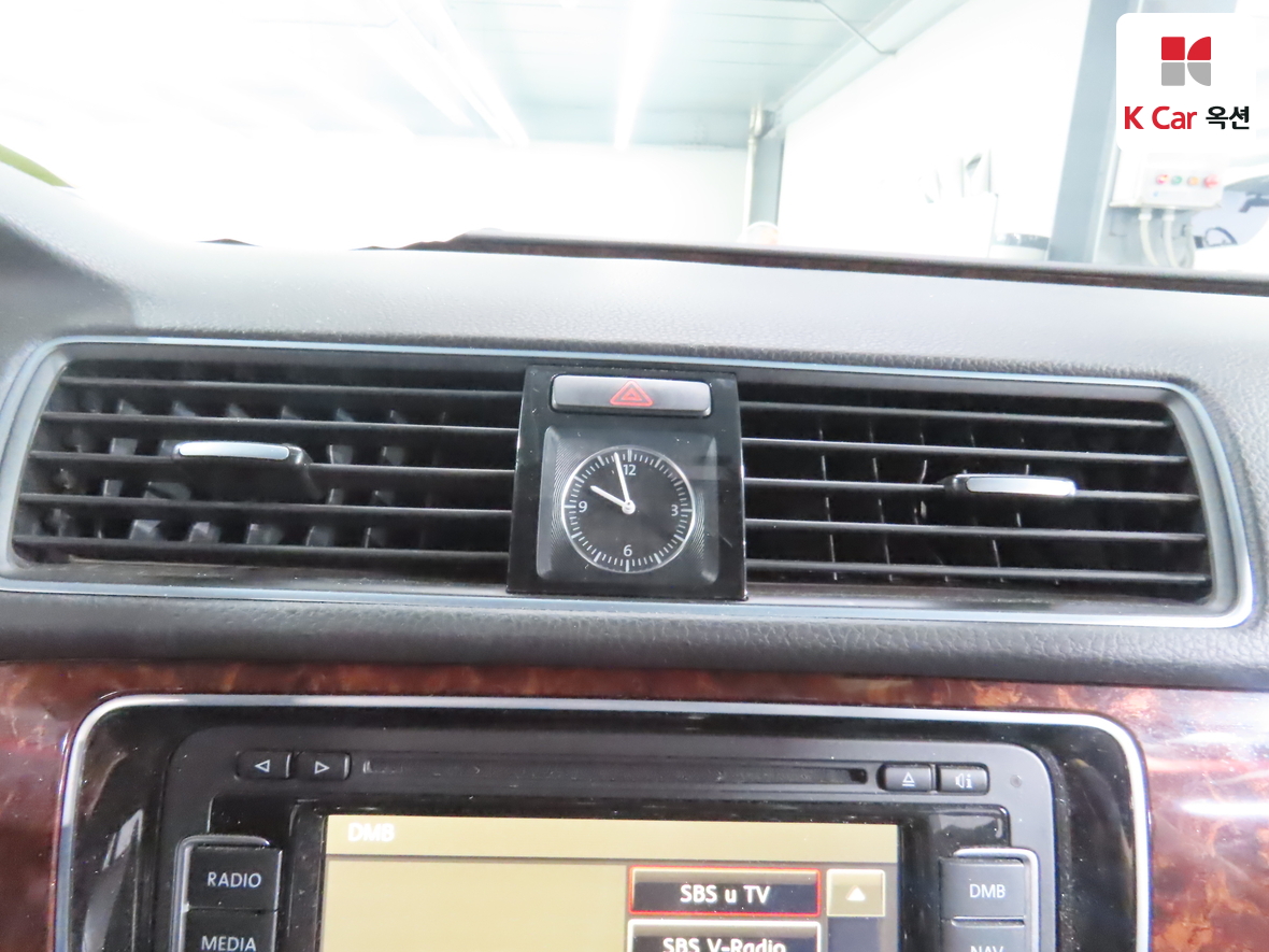 Volkswagen Passat 2013 - Image 14