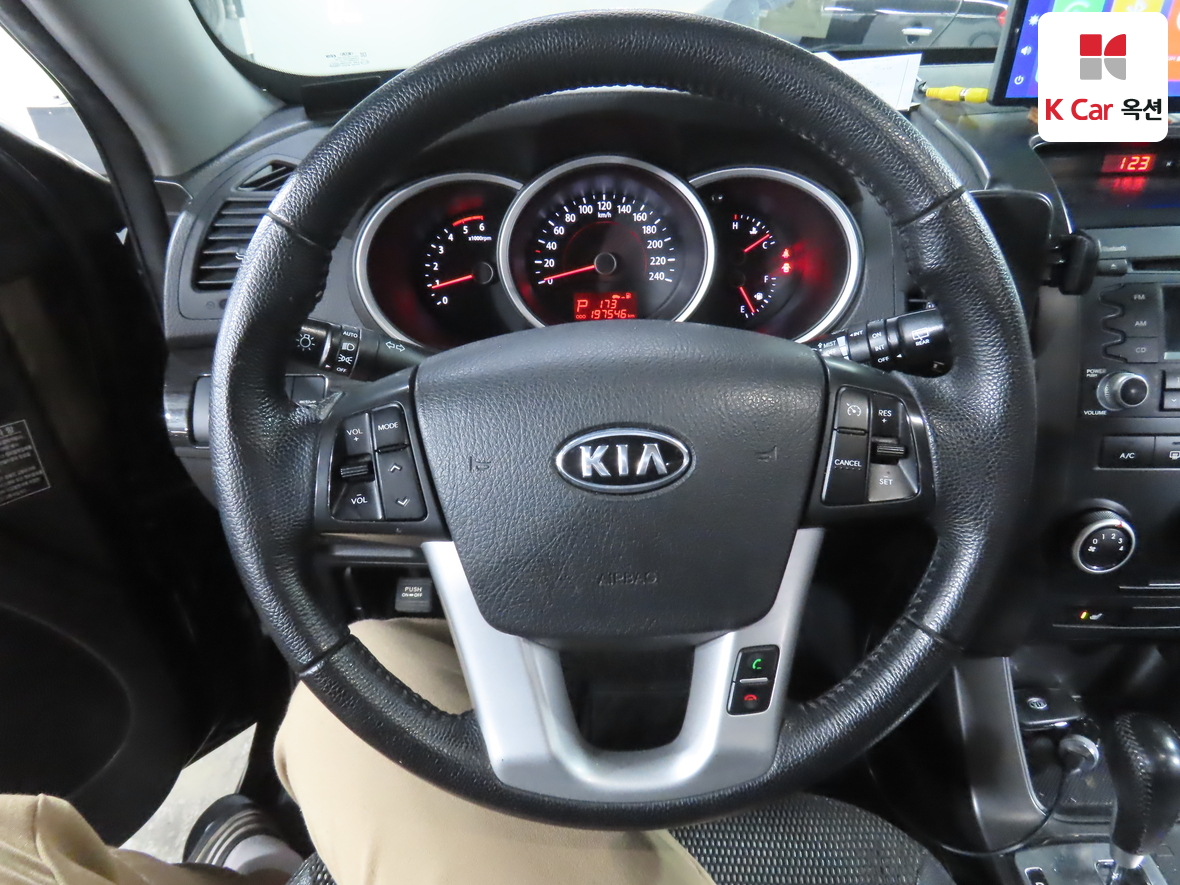 Kia Sorento 2012 - Image 10