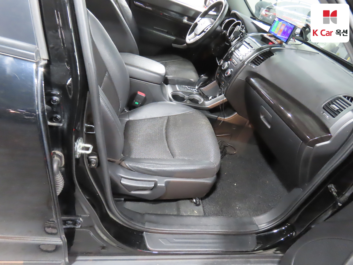 Kia Sorento 2012 - Image 28