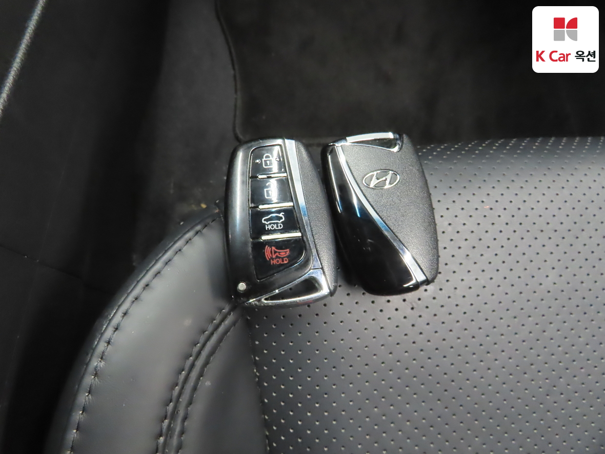 Hyundai AZERA 2014 - Image 17