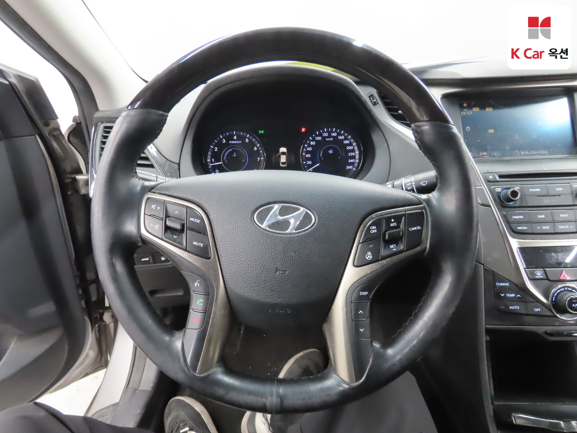 Hyundai AZERA 2014 - Image 10