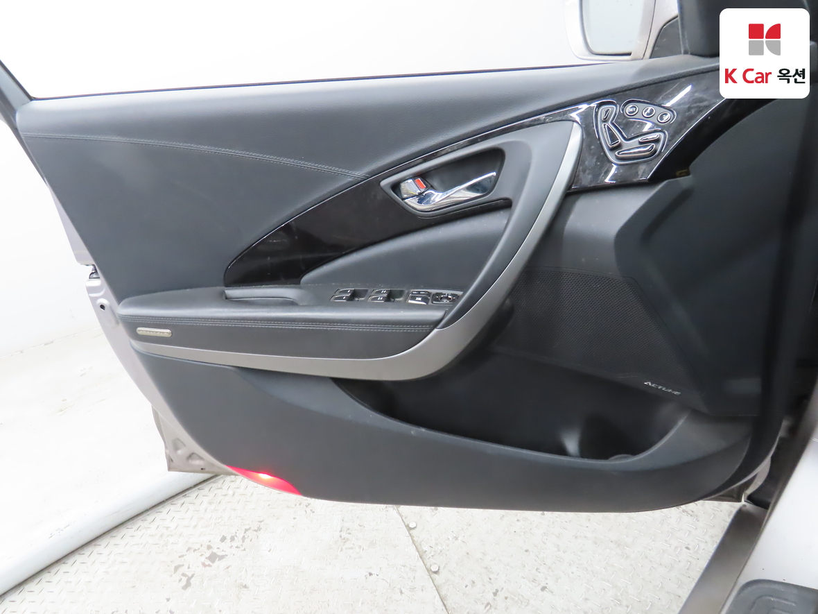 Hyundai AZERA 2014 - Image 8