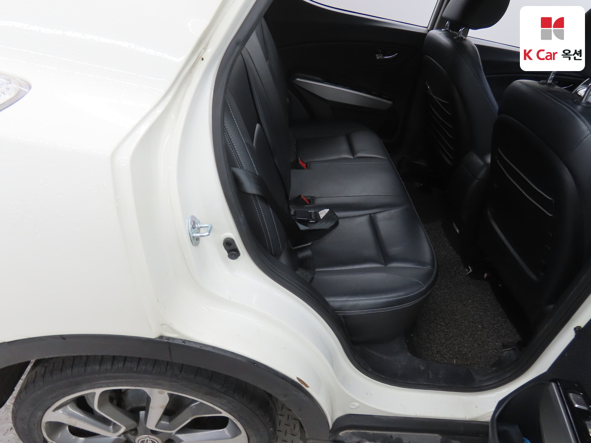 KG Mobility Tivoli 2016 - Image 30