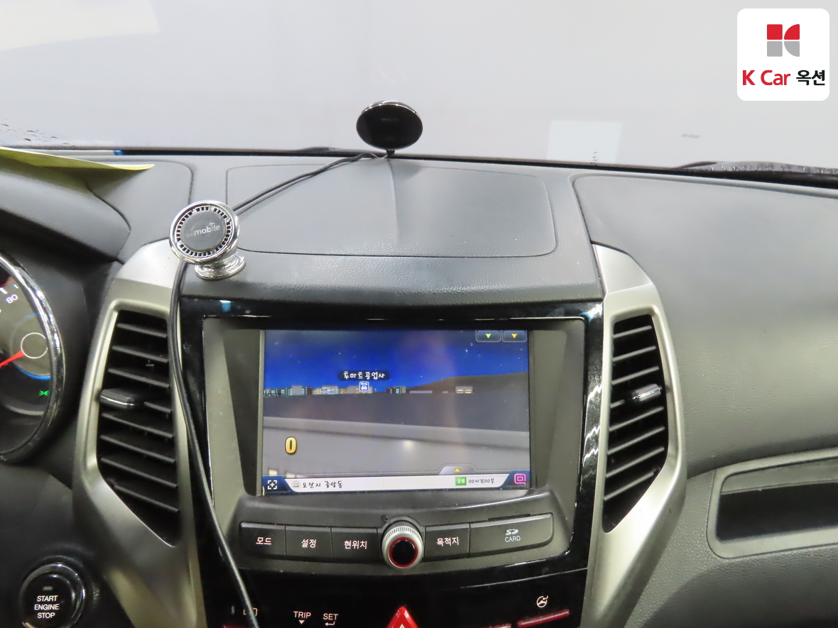 KG Mobility Tivoli 2016 - Image 14