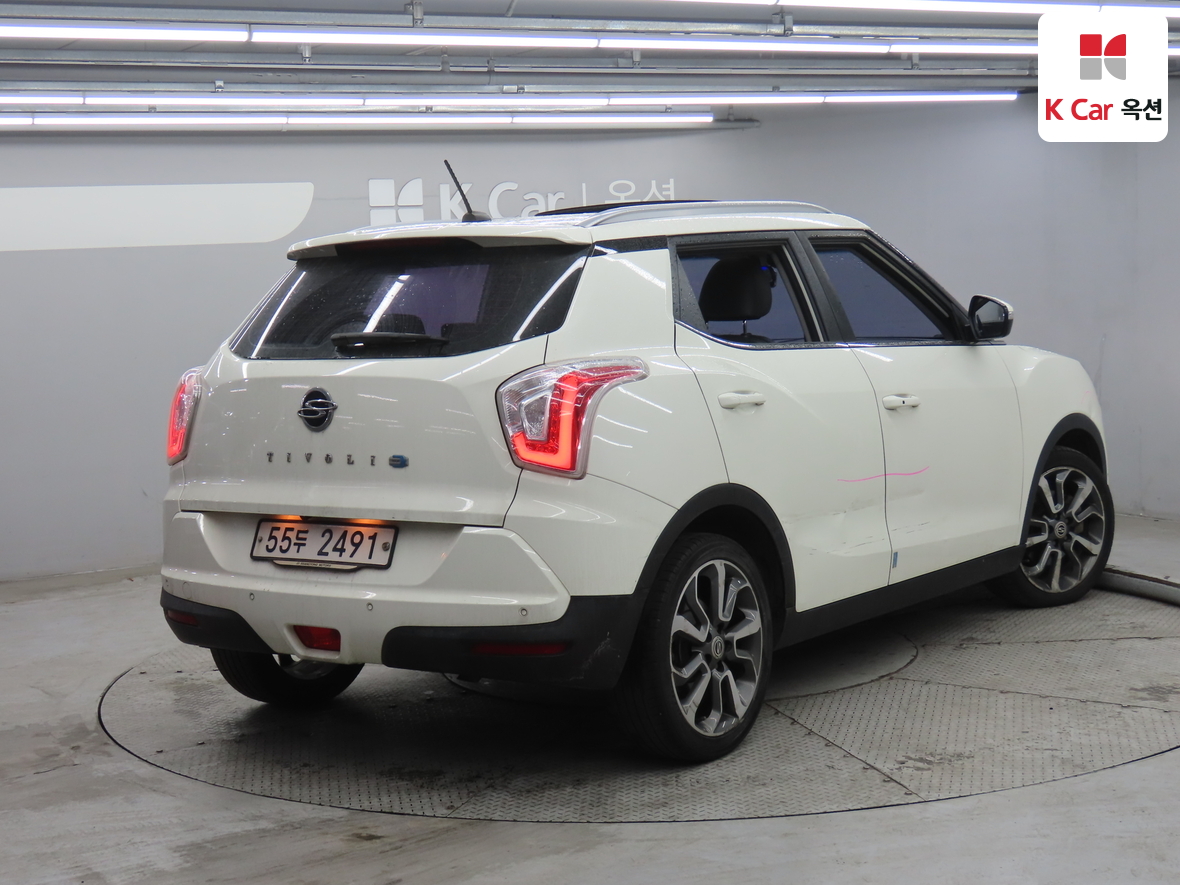 KG Mobility Tivoli 2016 - Image 2