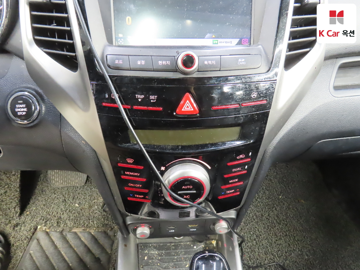 KG Mobility Tivoli 2016 - Image 15