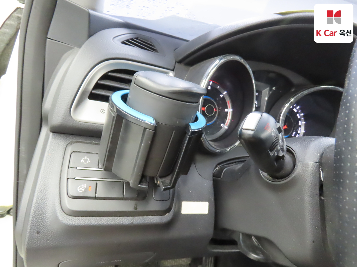 KG Mobility Tivoli 2016 - Image 9