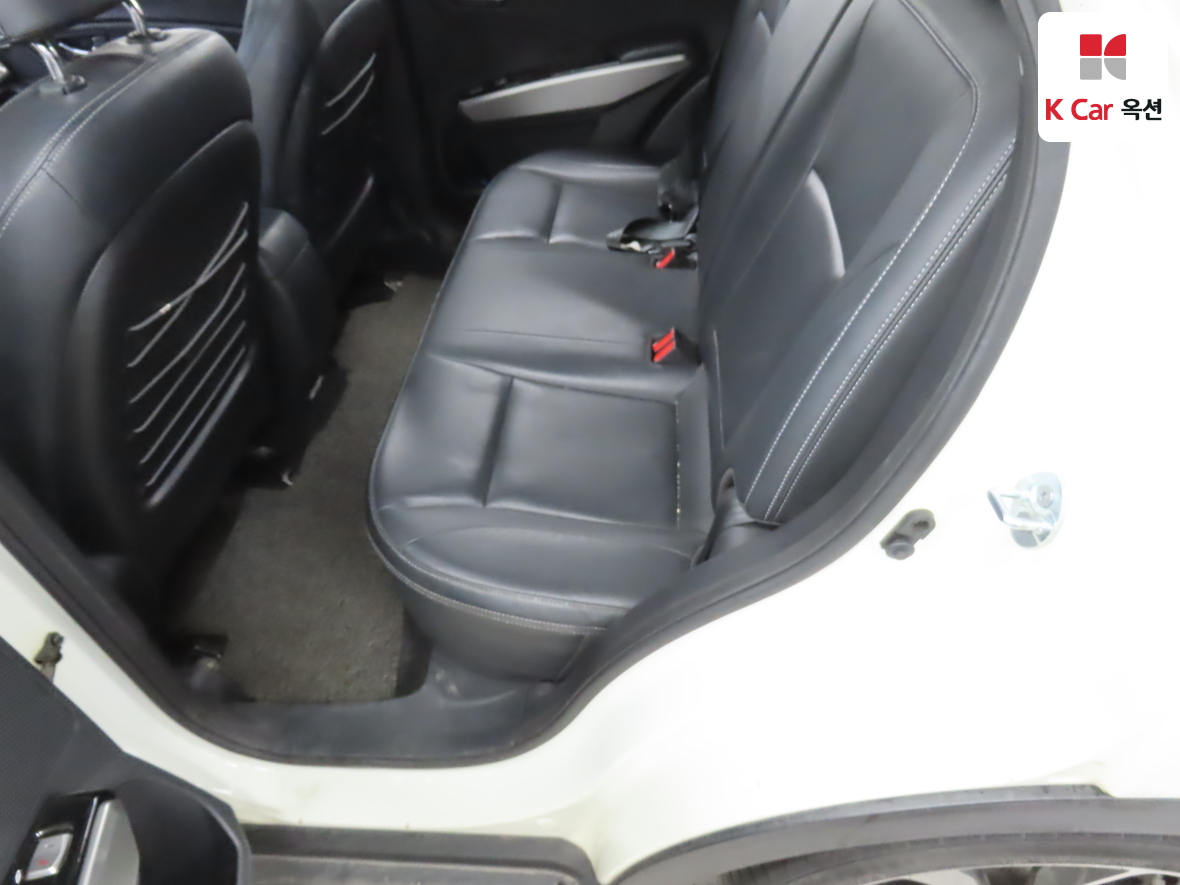 KG Mobility Tivoli 2016 - Image 25