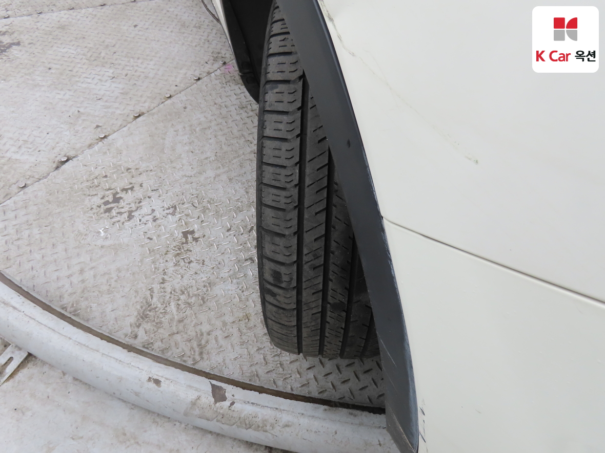 KG Mobility Tivoli 2016 - Image 34