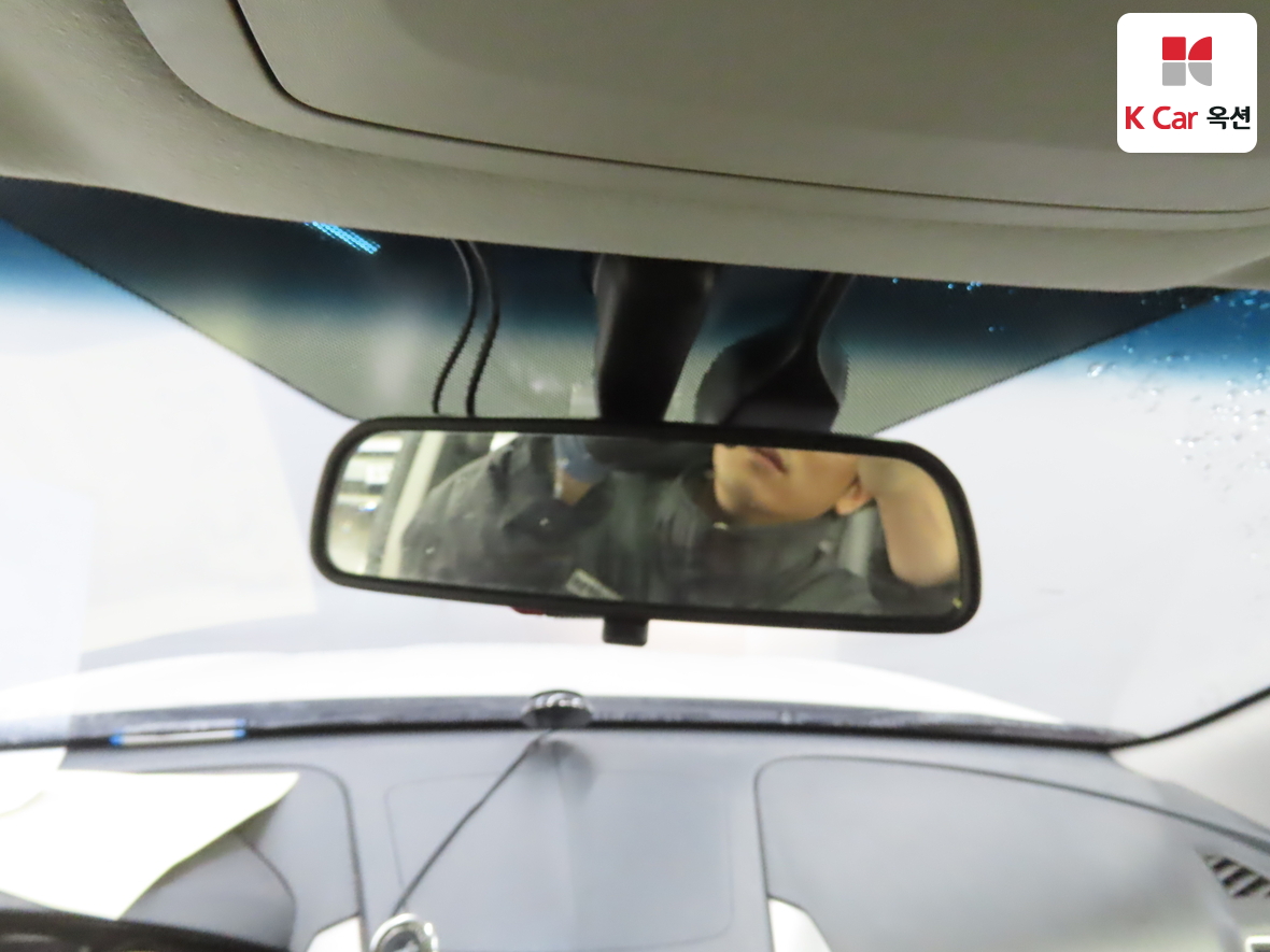 KG Mobility Tivoli 2016 - Image 13