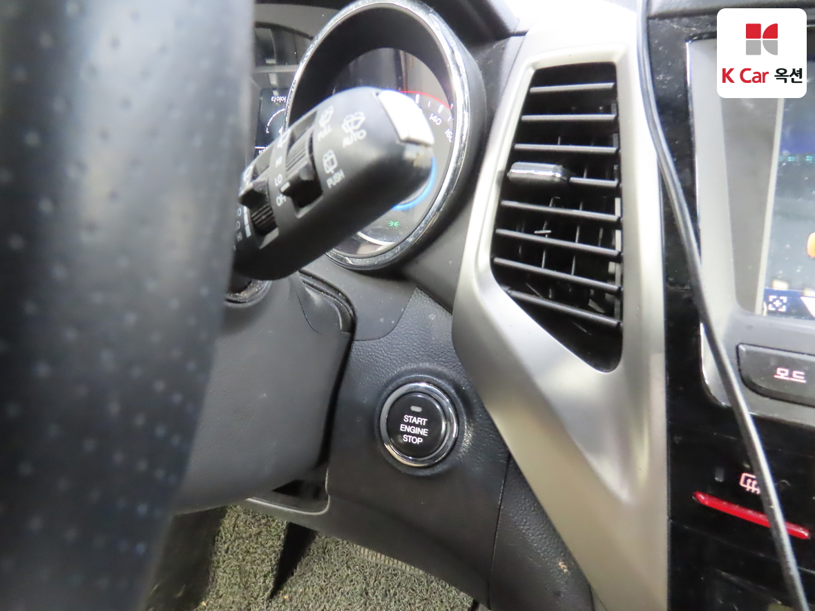 KG Mobility Tivoli 2016 - Image 11