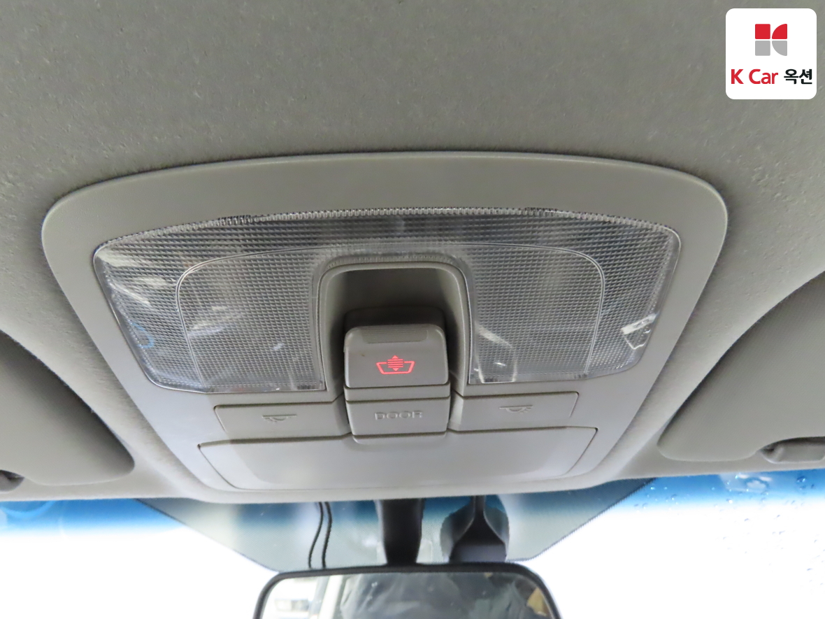 KG Mobility Tivoli 2016 - Image 12