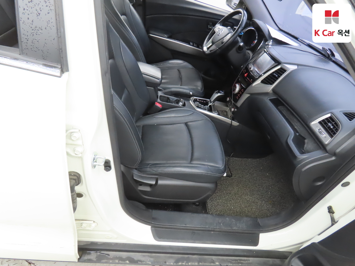 KG Mobility Tivoli 2016 - Image 32