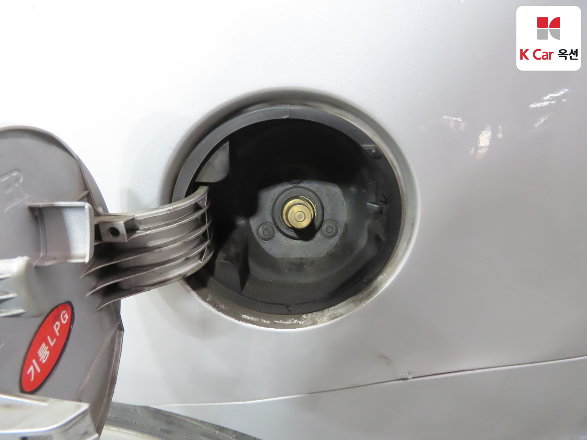 Kia Carens 2008 - Image 23