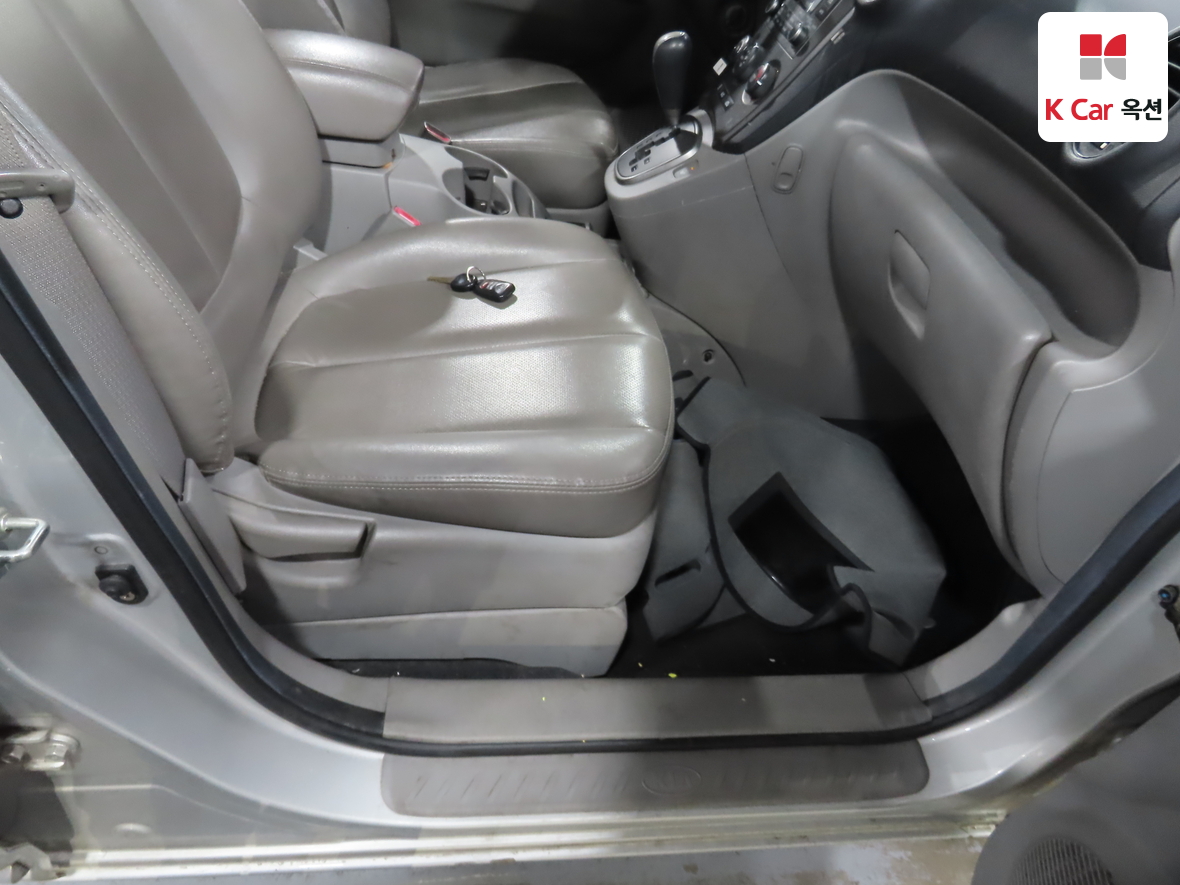 Kia Carens 2008 - Image 29