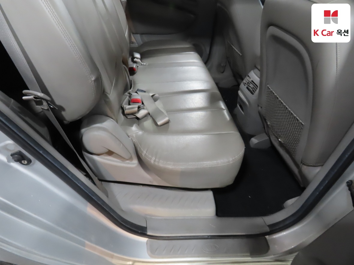 Kia Carens 2008 - Image 27