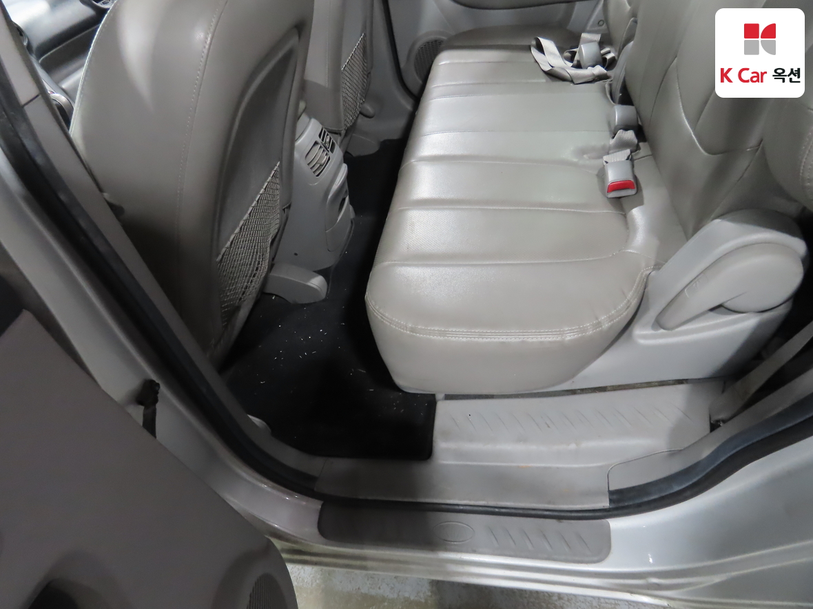 Kia Carens 2008 - Image 22