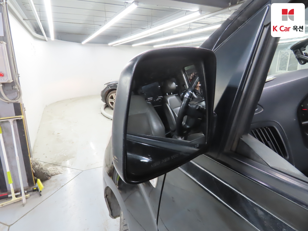 Hyundai Grand Starex 2013 - Image 21