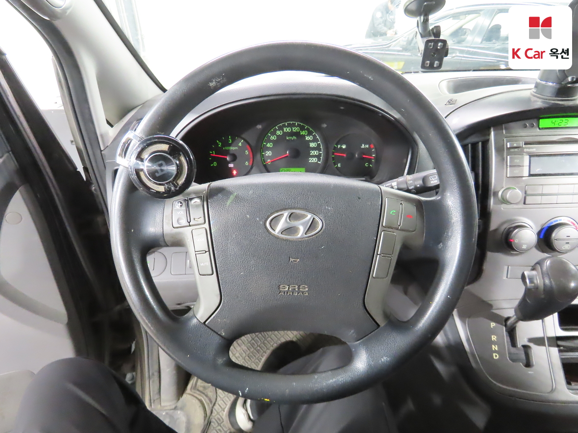 Hyundai Grand Starex 2013 - Image 10