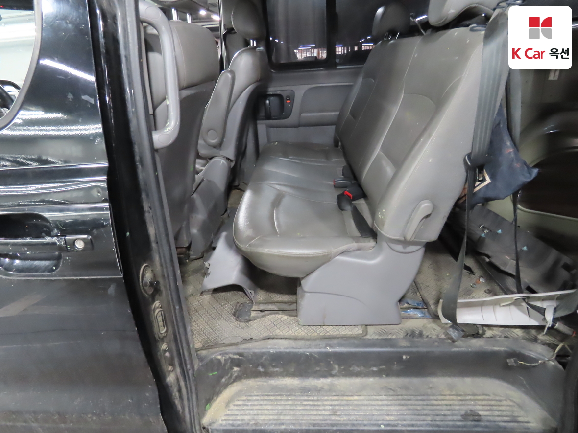 Hyundai Grand Starex 2013 - Image 22