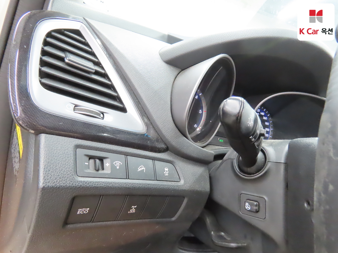 هيونداي سانتافي 2015 - صورة 9