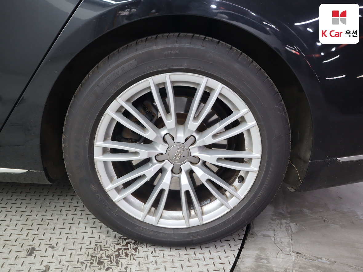 أودي A8 2015 - صورة 51