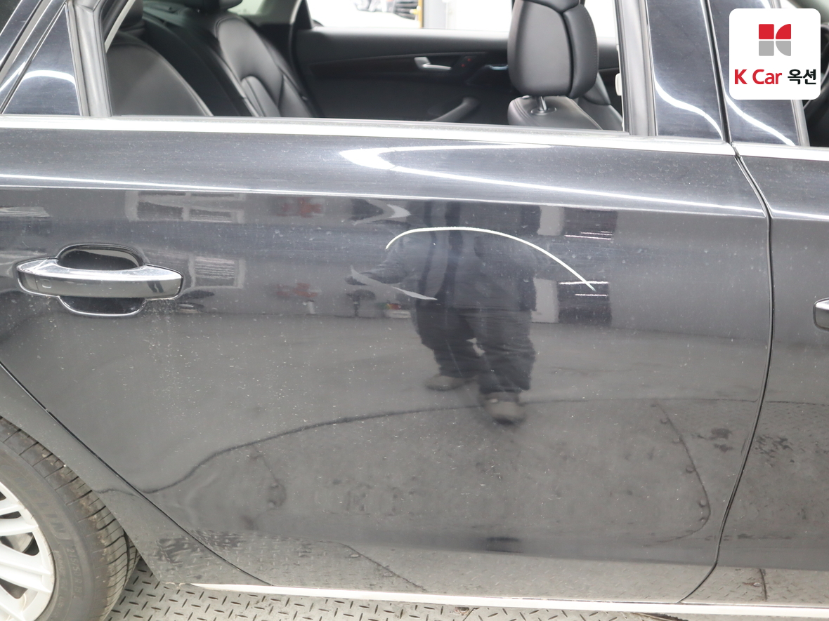 أودي A8 2015 - صورة 46