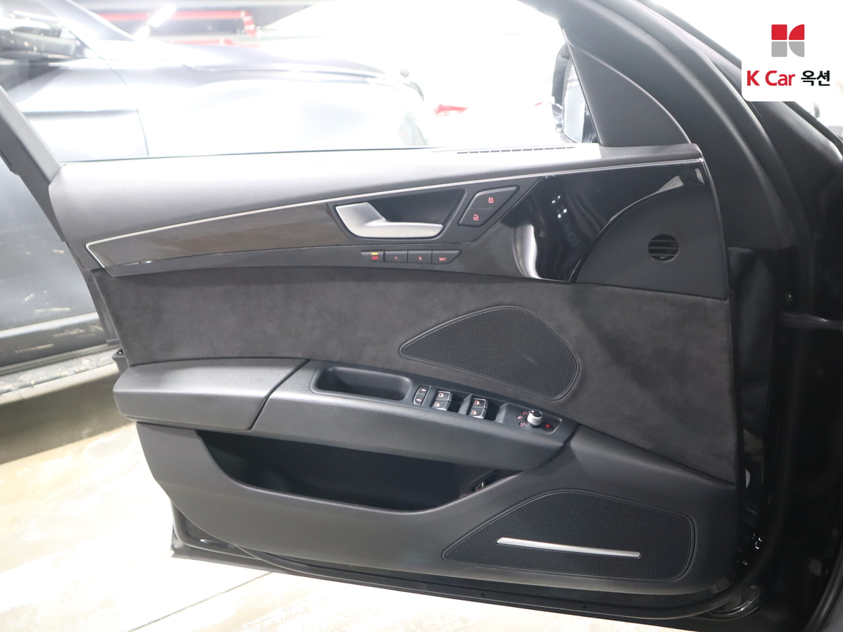 أودي A8 2015 - صورة 8