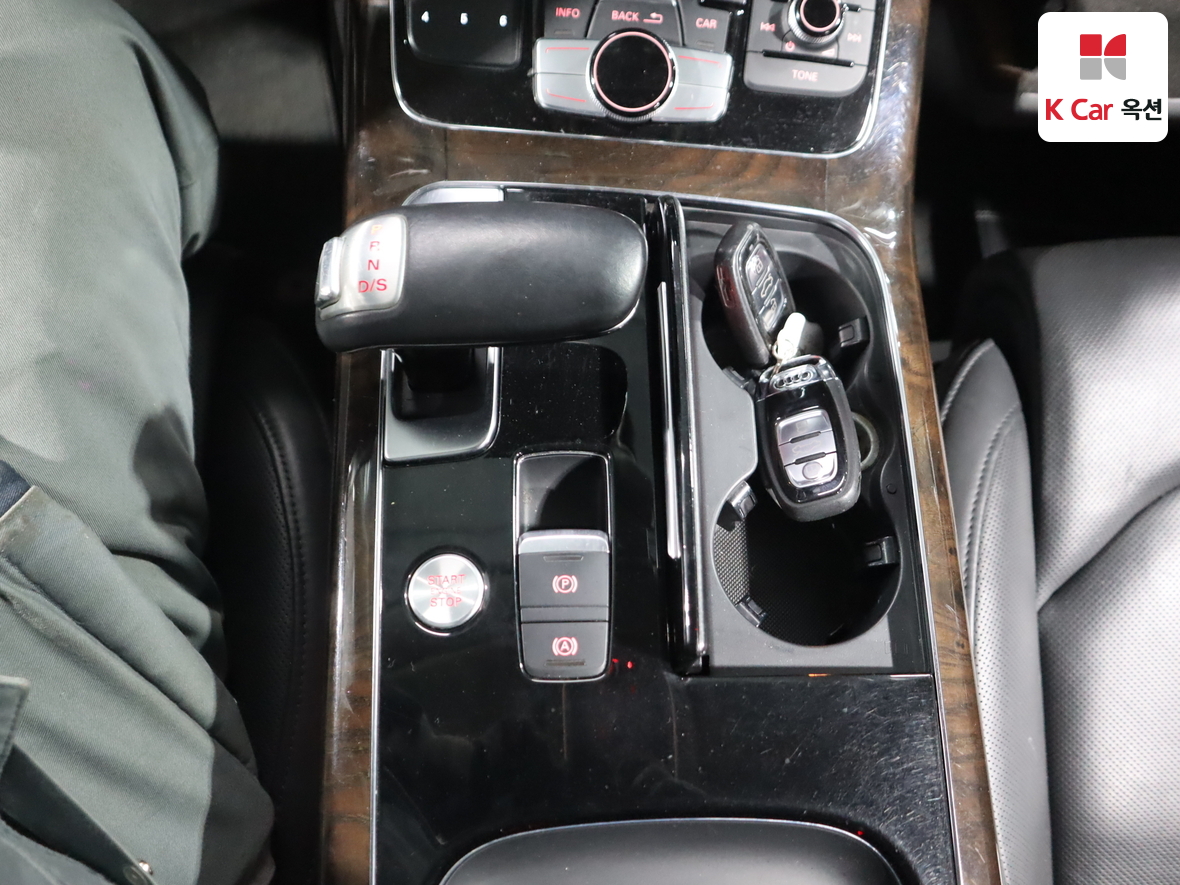 أودي A8 2015 - صورة 17