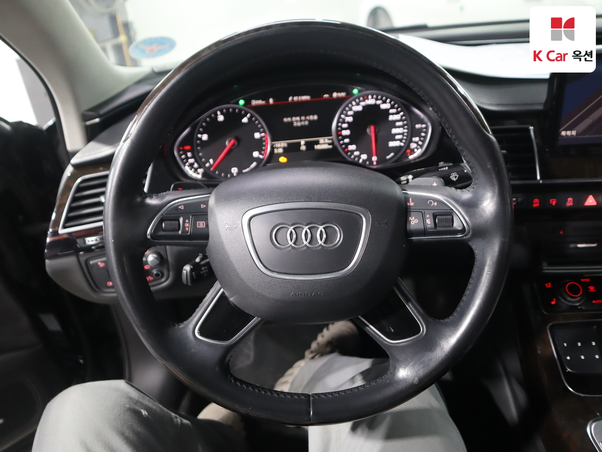 أودي A8 2015 - صورة 10