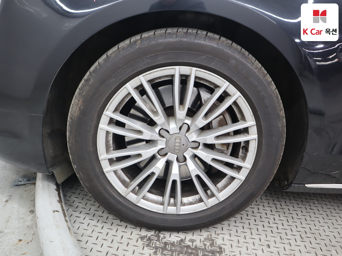 أودي A8 2015 - صورة 50