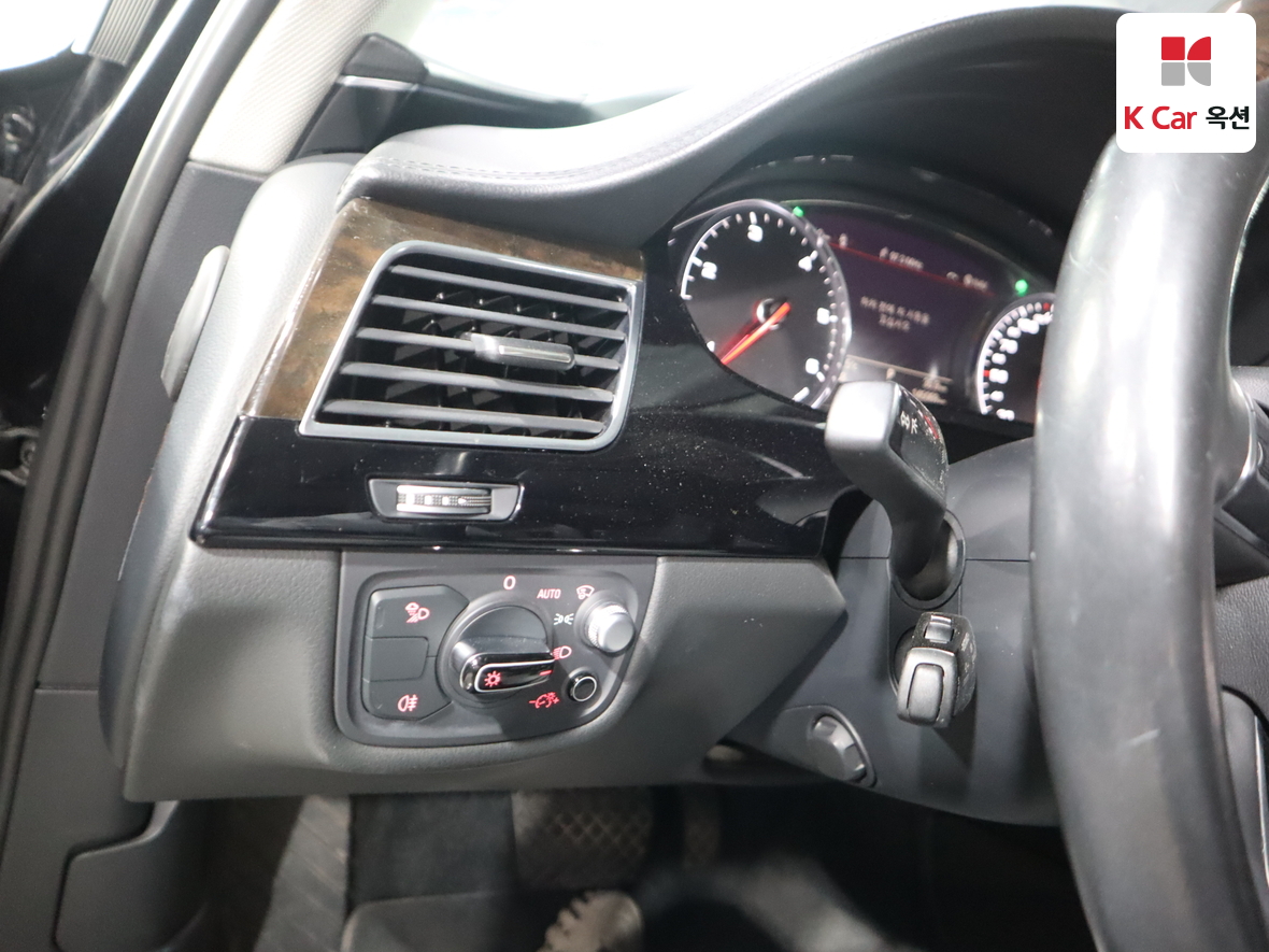 أودي A8 2015 - صورة 9