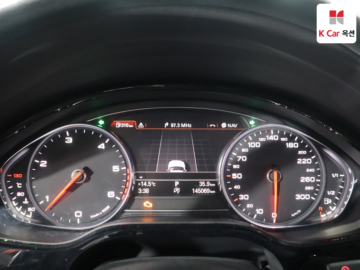 أودي A8 2015 - صورة 5