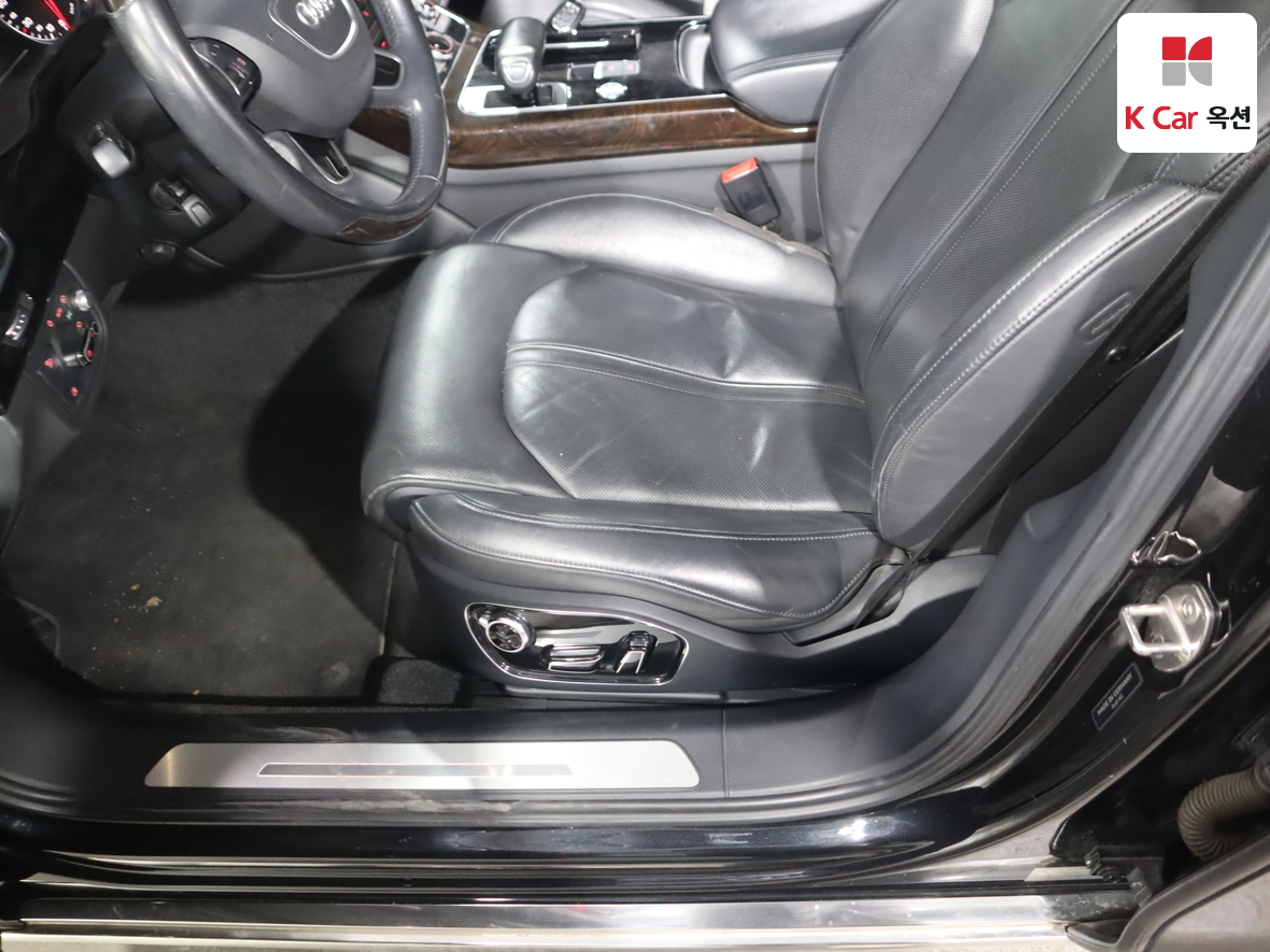 أودي A8 2015 - صورة 19