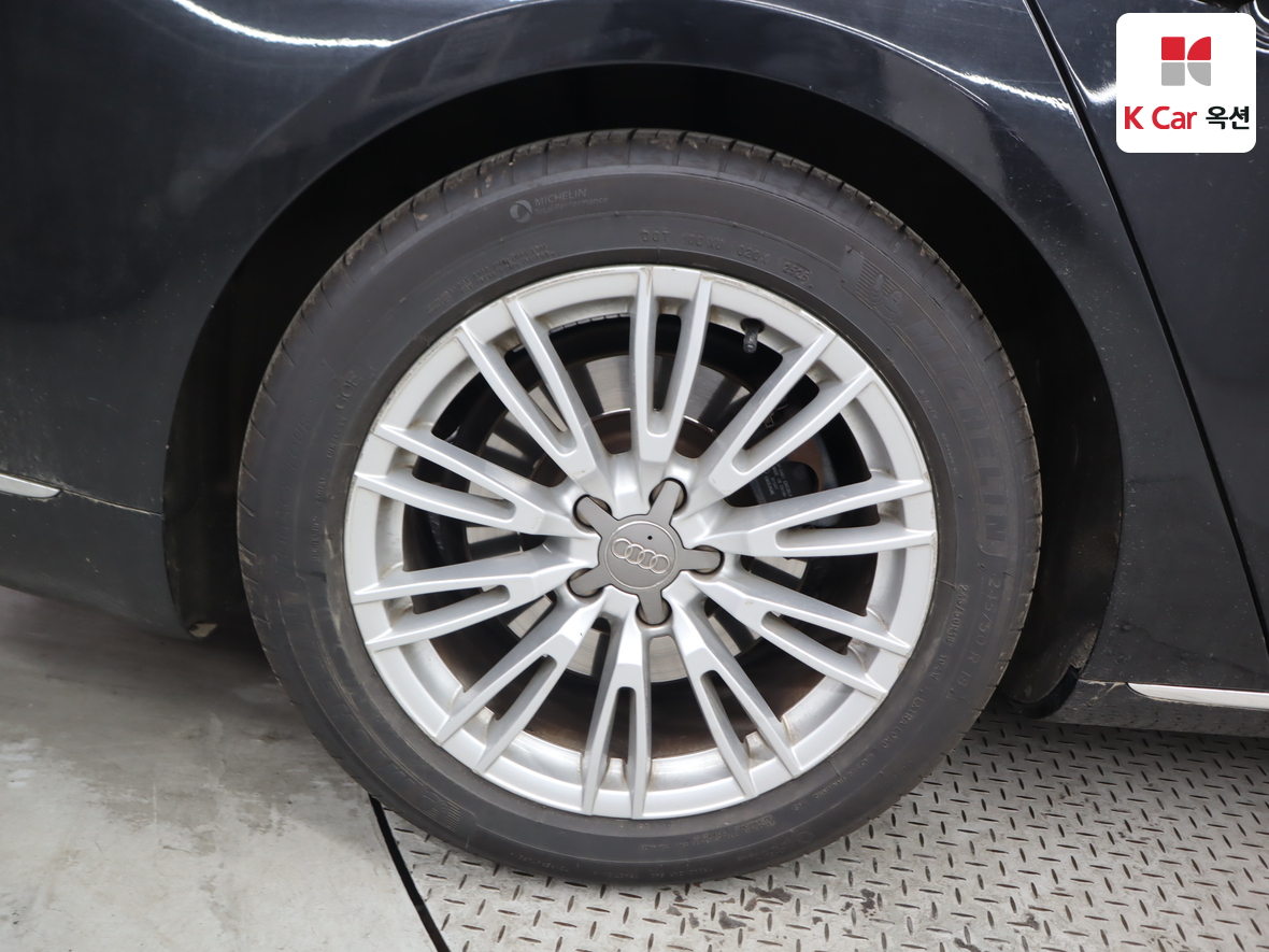 أودي A8 2015 - صورة 52