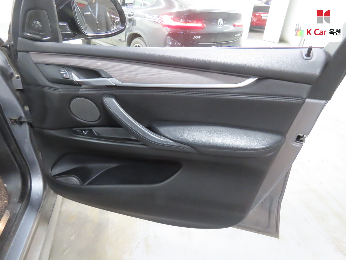 BMW X5 2014 - Image 31